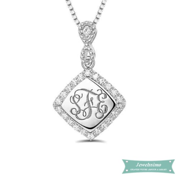 Collier monogramme Majestic en forme carré collier monogramme